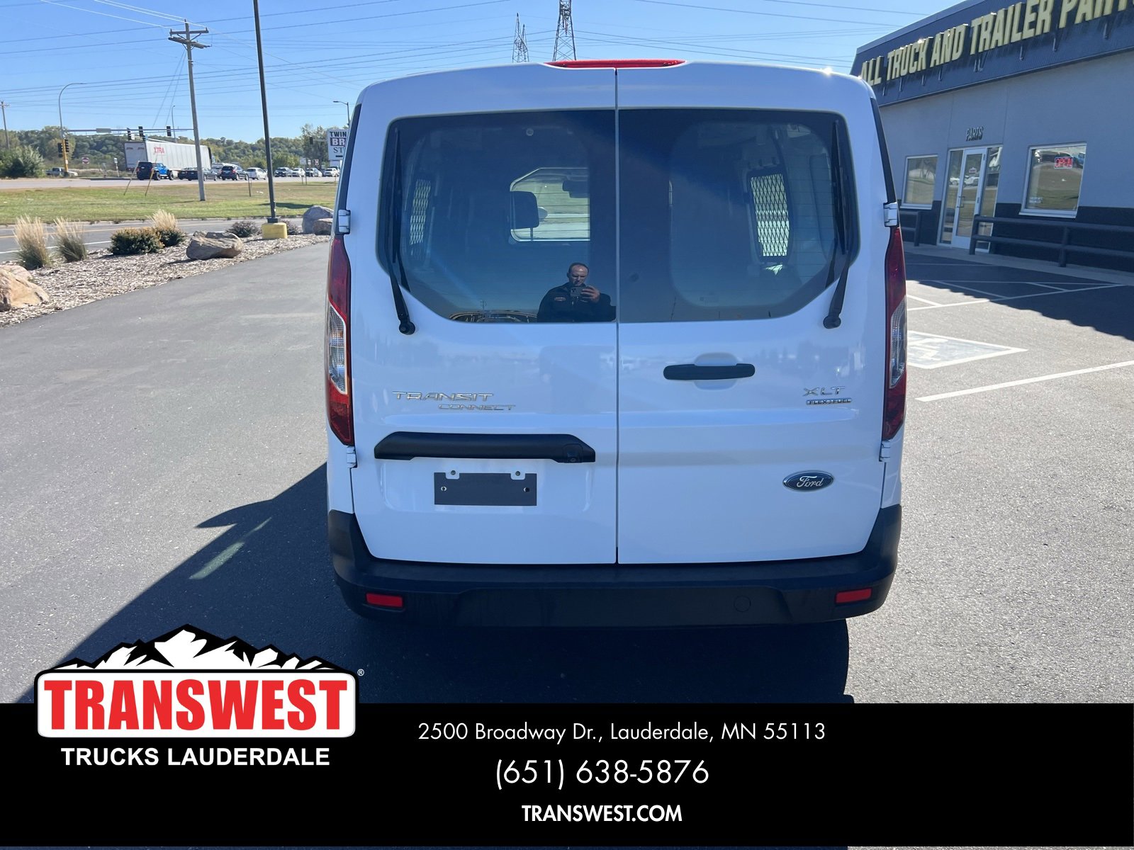 Used 2021 Ford Transit Connect XLT image 8