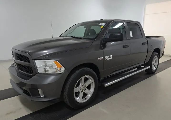 Used 2017 RAM 1500 Express RWD image 1