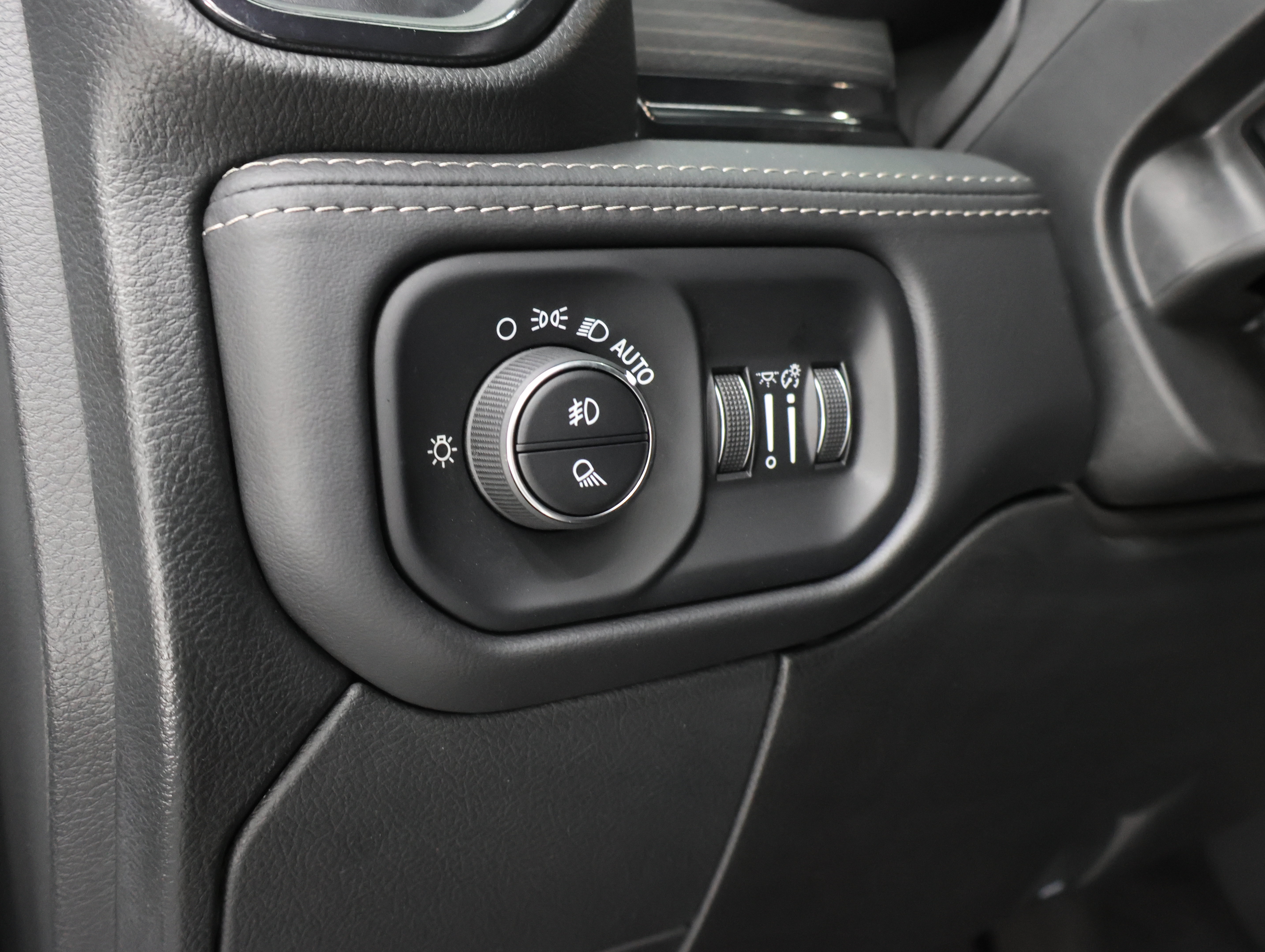Used 2023 RAM 2500 Limited AWD/4WD image 47