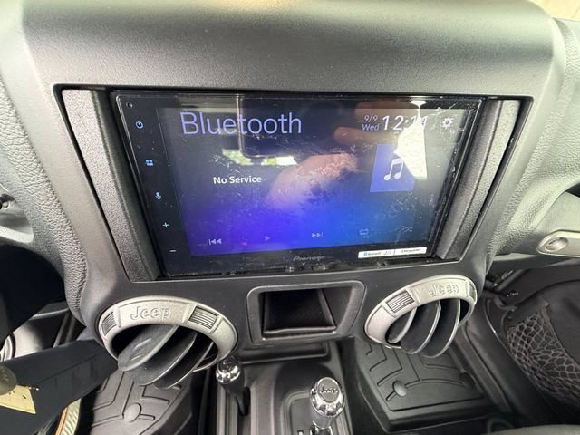 Used 2014 Jeep Wrangler Unlimited Sport w/ Connectivity Group AWD/4WD image 26
