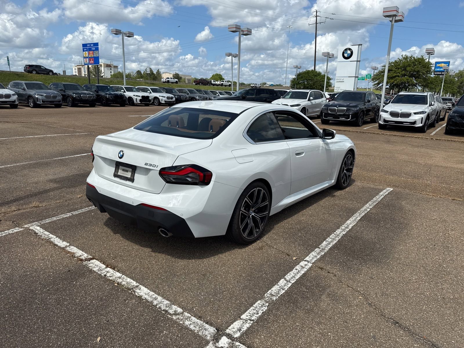 Certified 2023 BMW 230i Coupe w/ Convenience Package image 5