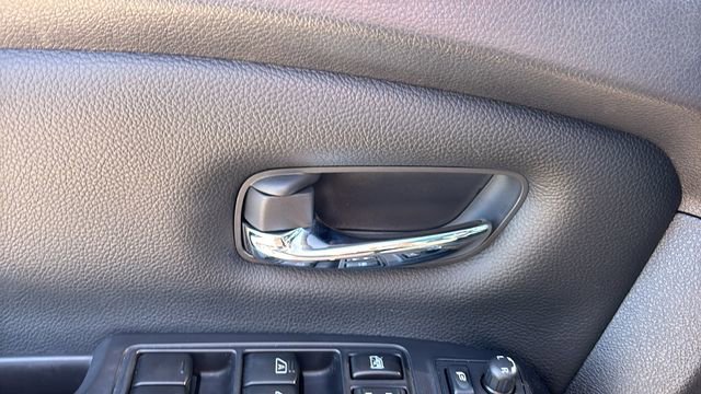 Used 2021 Nissan Titan PRO-4X w/ Pro-4x Convenience Package image 9