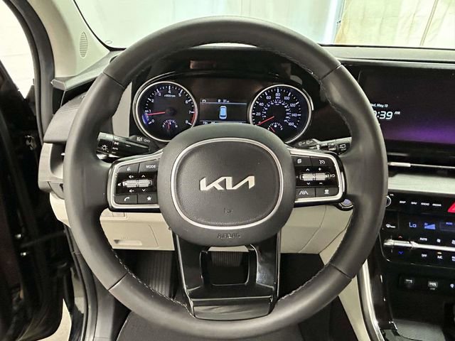Used 2024 Kia Carnival EX FWD image 22