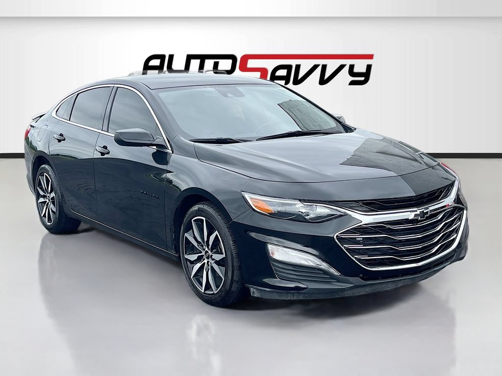 Used 2025 Chevrolet Malibu RS FWD image 1