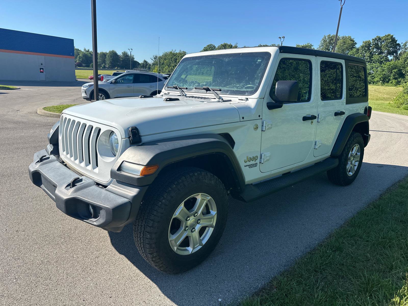 Used 2019 Jeep Wrangler Unlimited Sport S AWD/4WD image 3