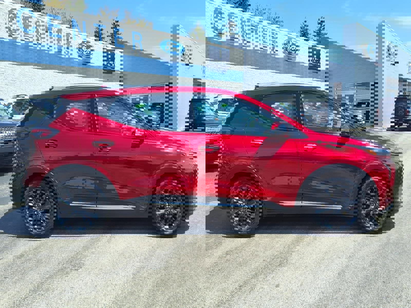 Used 2022 Chevrolet Bolt EUV Premier w/ Launch Edition FWD image 2