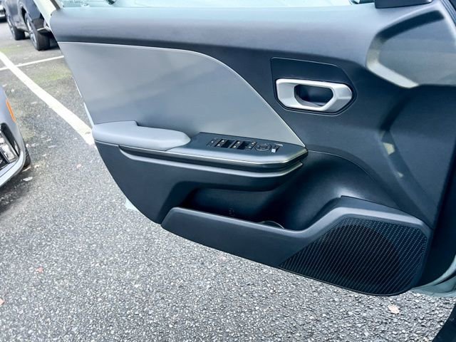 New 2025 Kia K4 LXS image 13