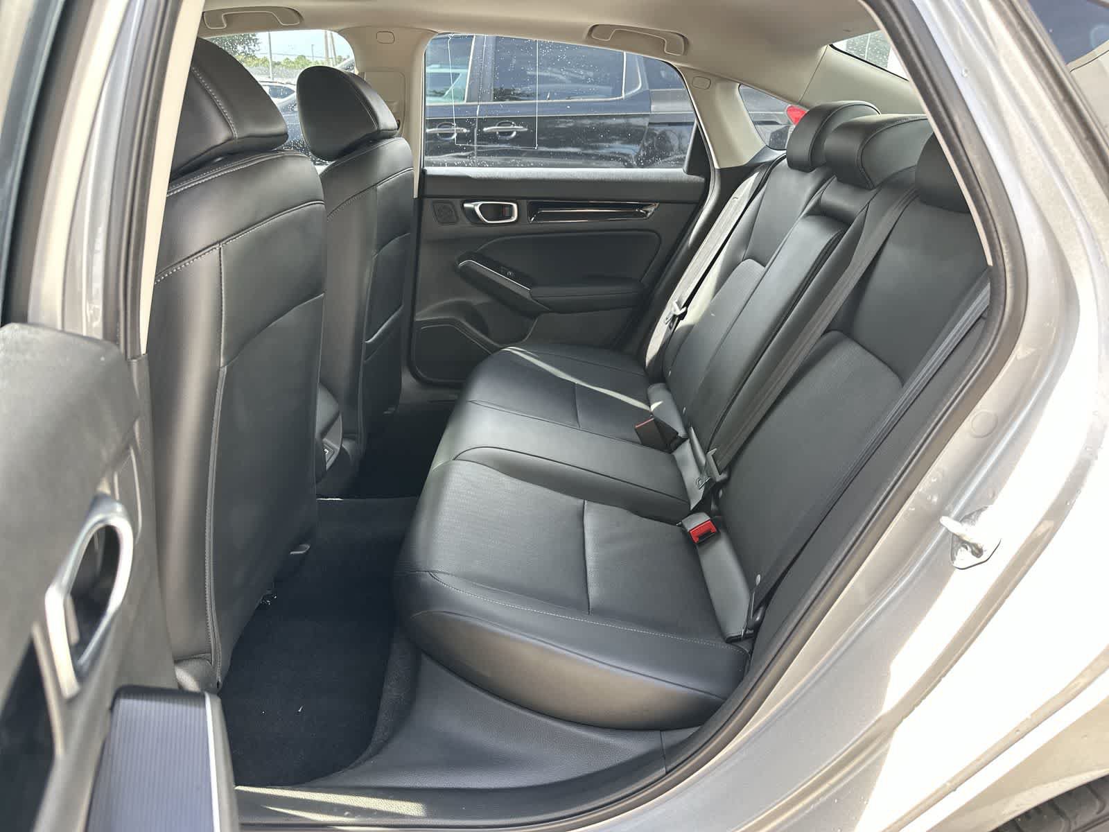 Used 2022 Honda Civic Touring image 4