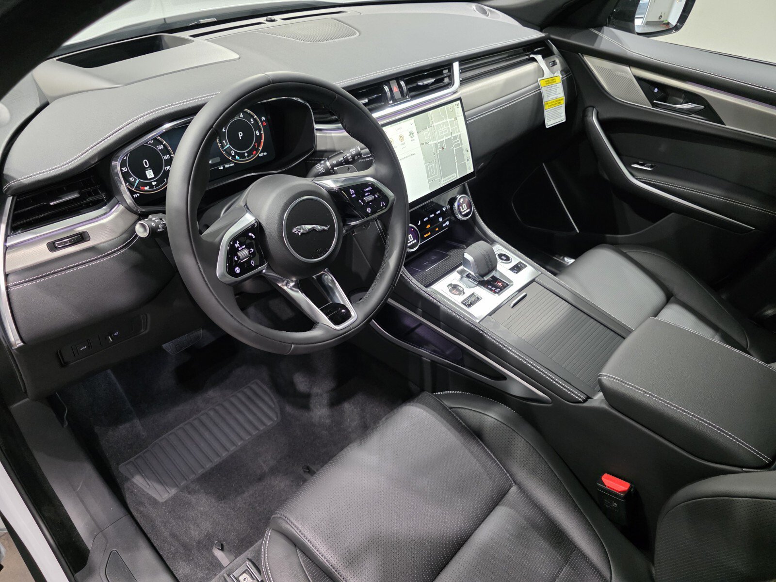 New 2026 Jaguar F-PACE R-Dynamic S AWD/4WD image 7
