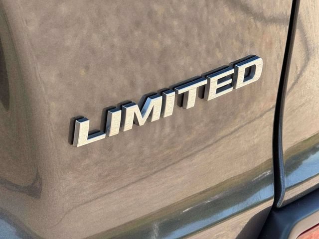 Used 2019 Jeep Cherokee Limited AWD/4WD image 11