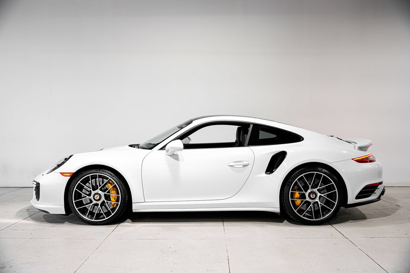 Used 2018 Porsche 911 Turbo S AWD/4WD image 7