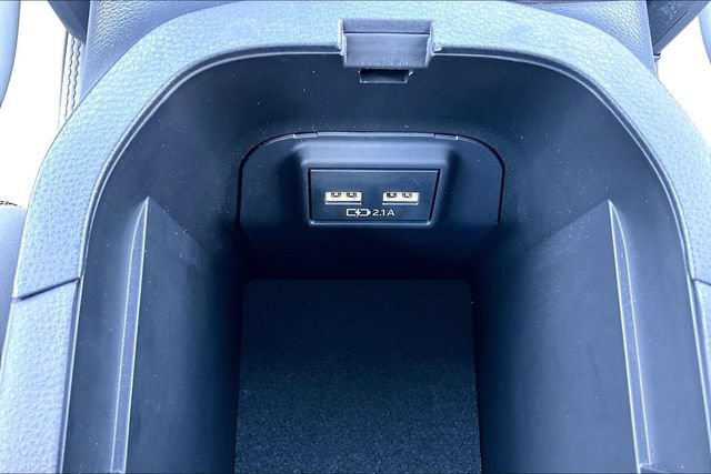 Used 2021 Toyota RAV4 XLE Premium AWD/4WD image 19