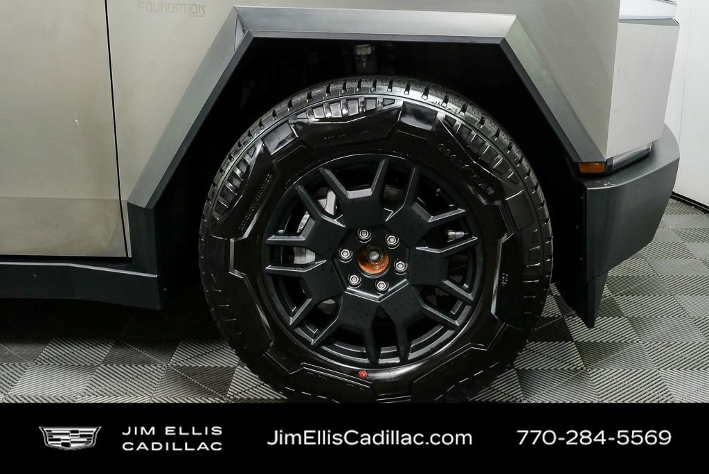 Used 2024 Tesla Cybertruck AWD Crew Cab image 38
