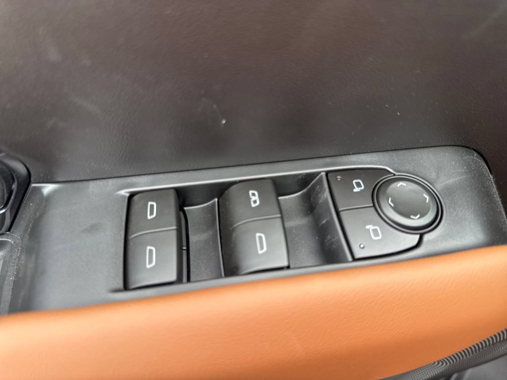 New 2026 GMC Canyon AT4 w/ Technology Plus Package AWD/4WD image 17