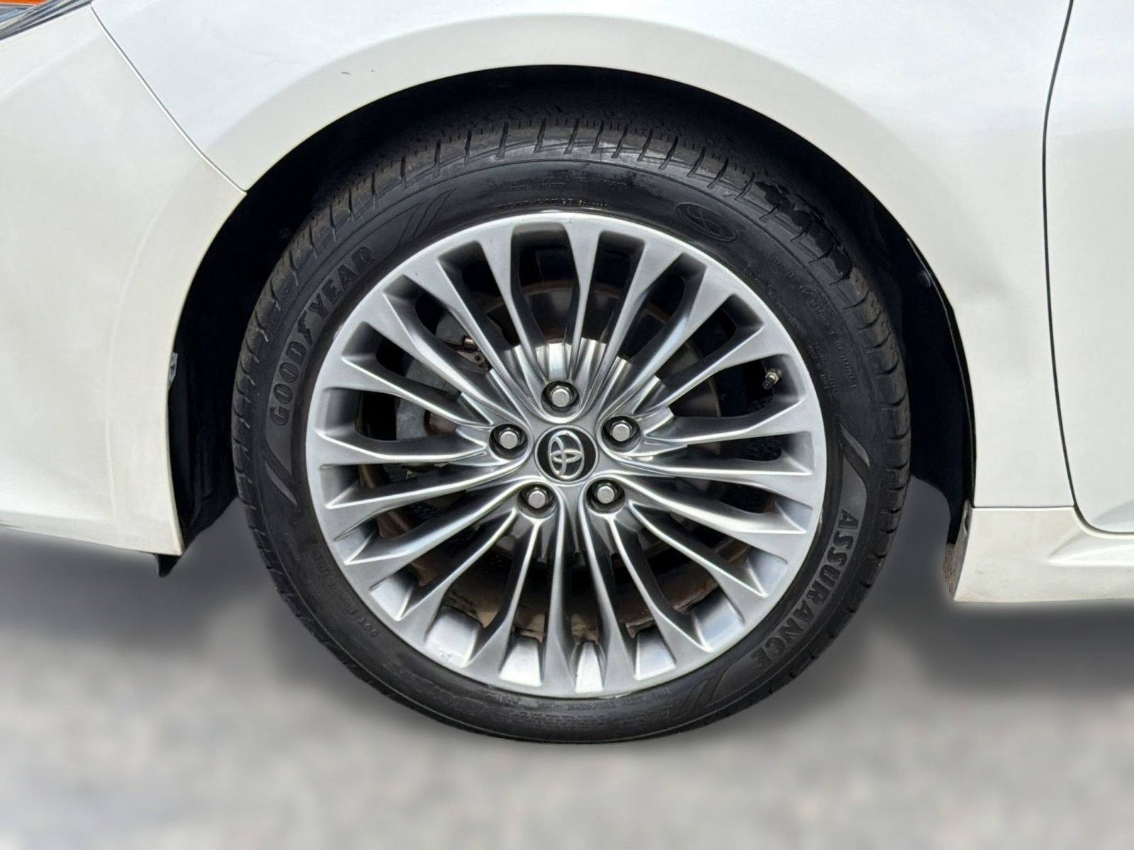 Used 2016 Toyota Avalon Limited FWD image 12
