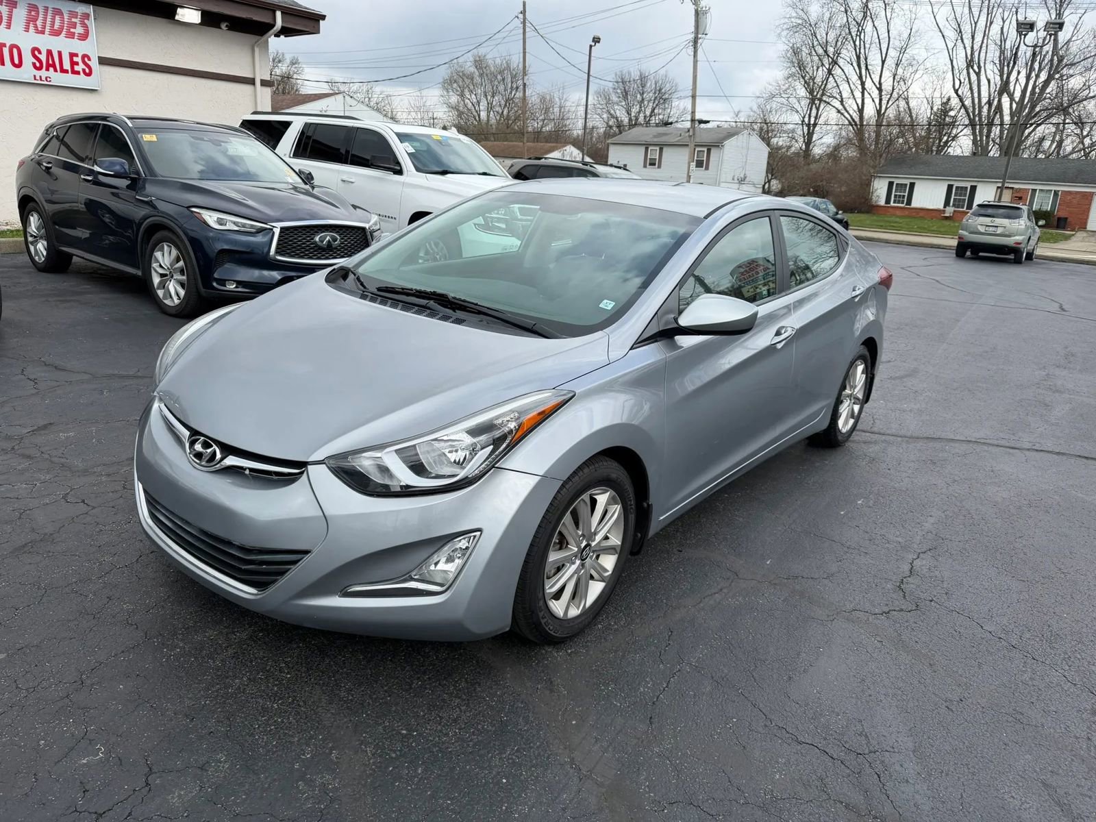 Used 2015 Hyundai Elantra SE w/ Option Group 02 FWD image 2