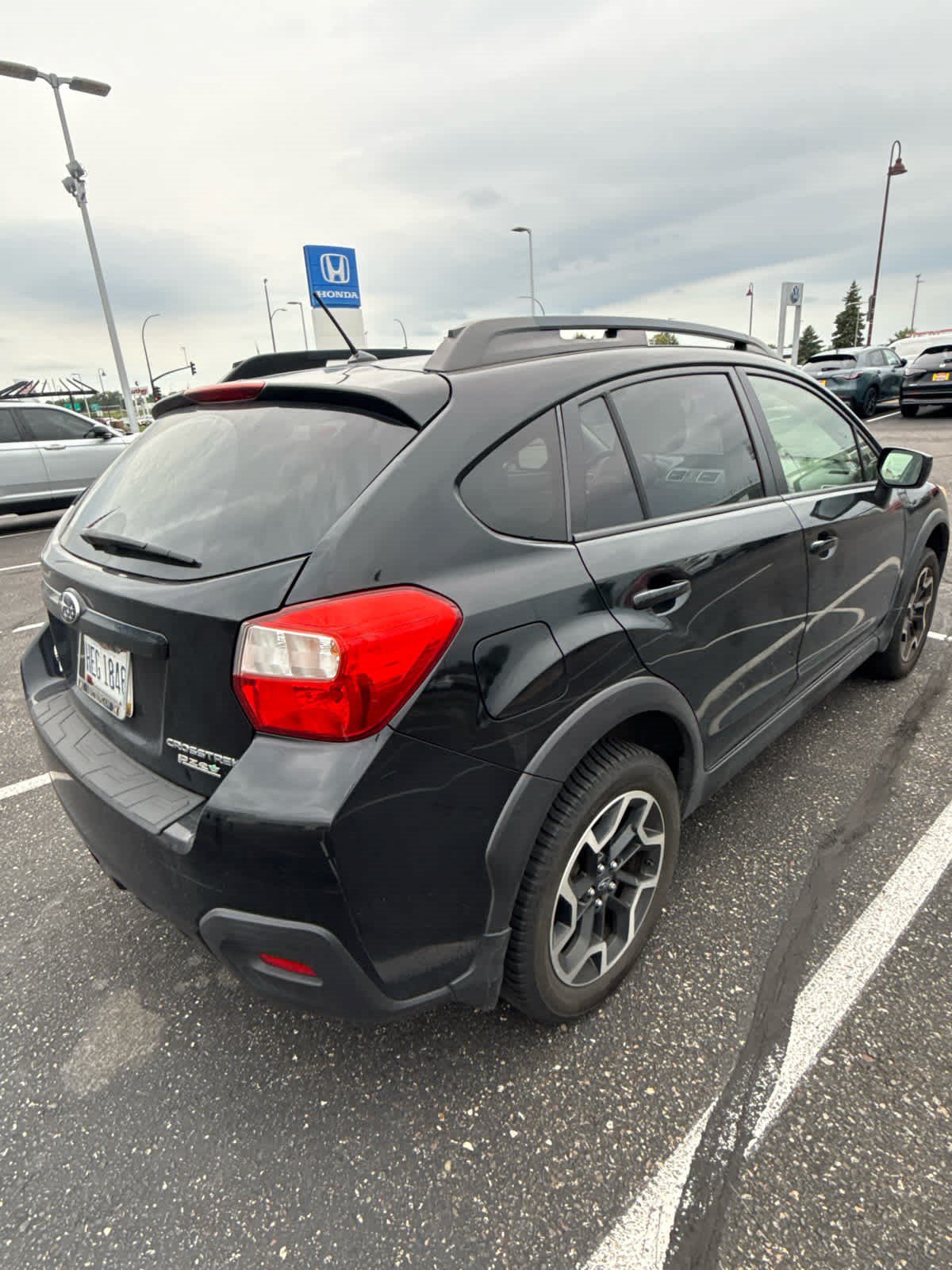 Used 2017 Subaru Crosstrek 2.0i Premium AWD/4WD image 3