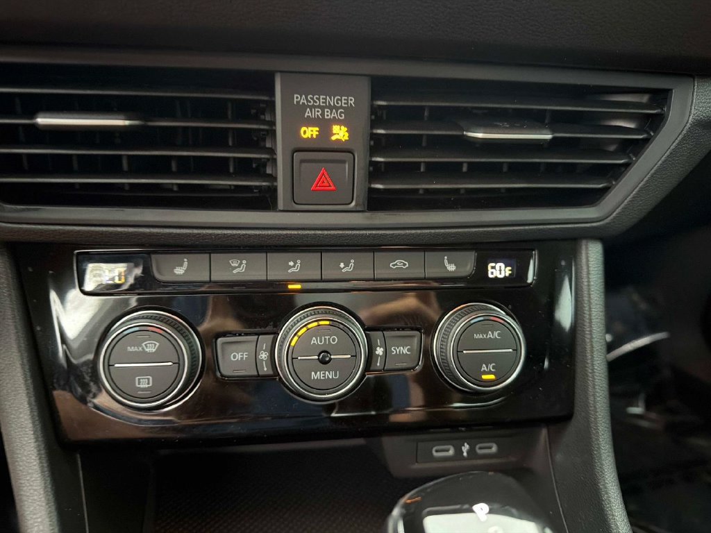 Used 2024 Volkswagen Jetta SE FWD image 21