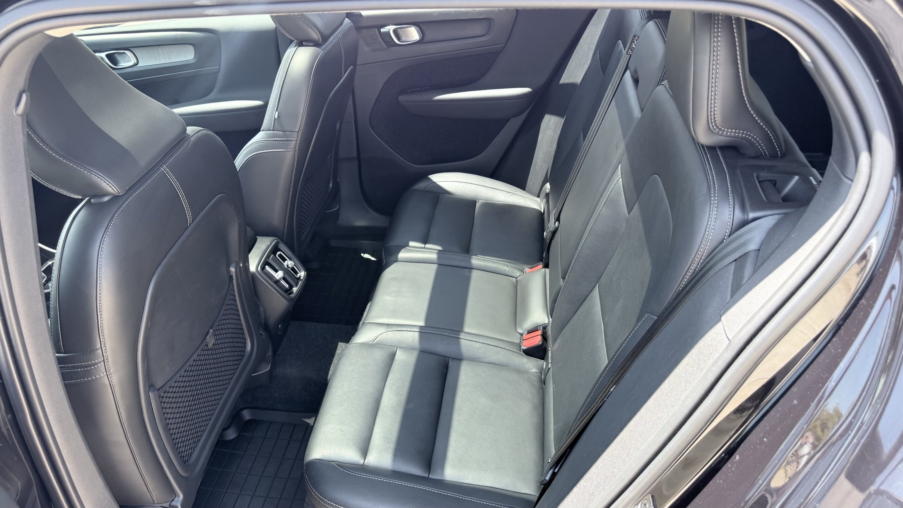 Used 2021 Volvo XC40 T5 Inscription w/ Climate Package AWD/4WD image 35