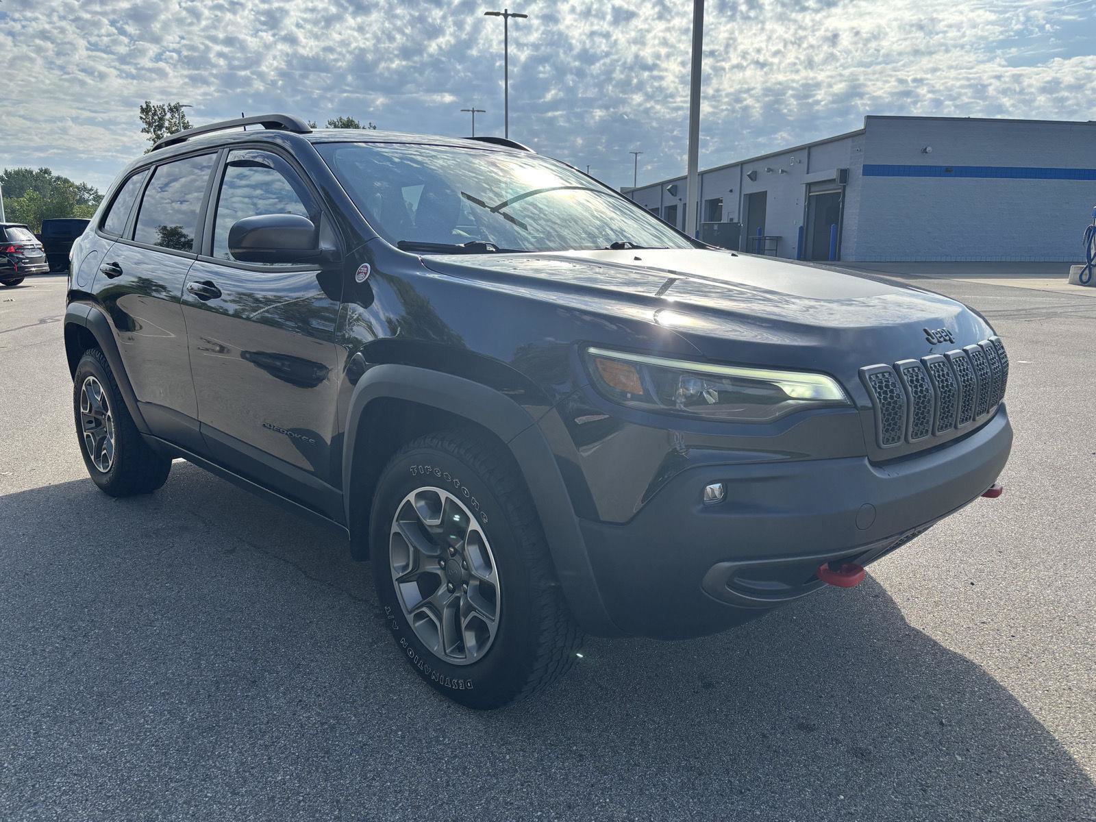 Used 2020 Jeep Cherokee Trailhawk w/ Cold Weather Group AWD/4WD image 7