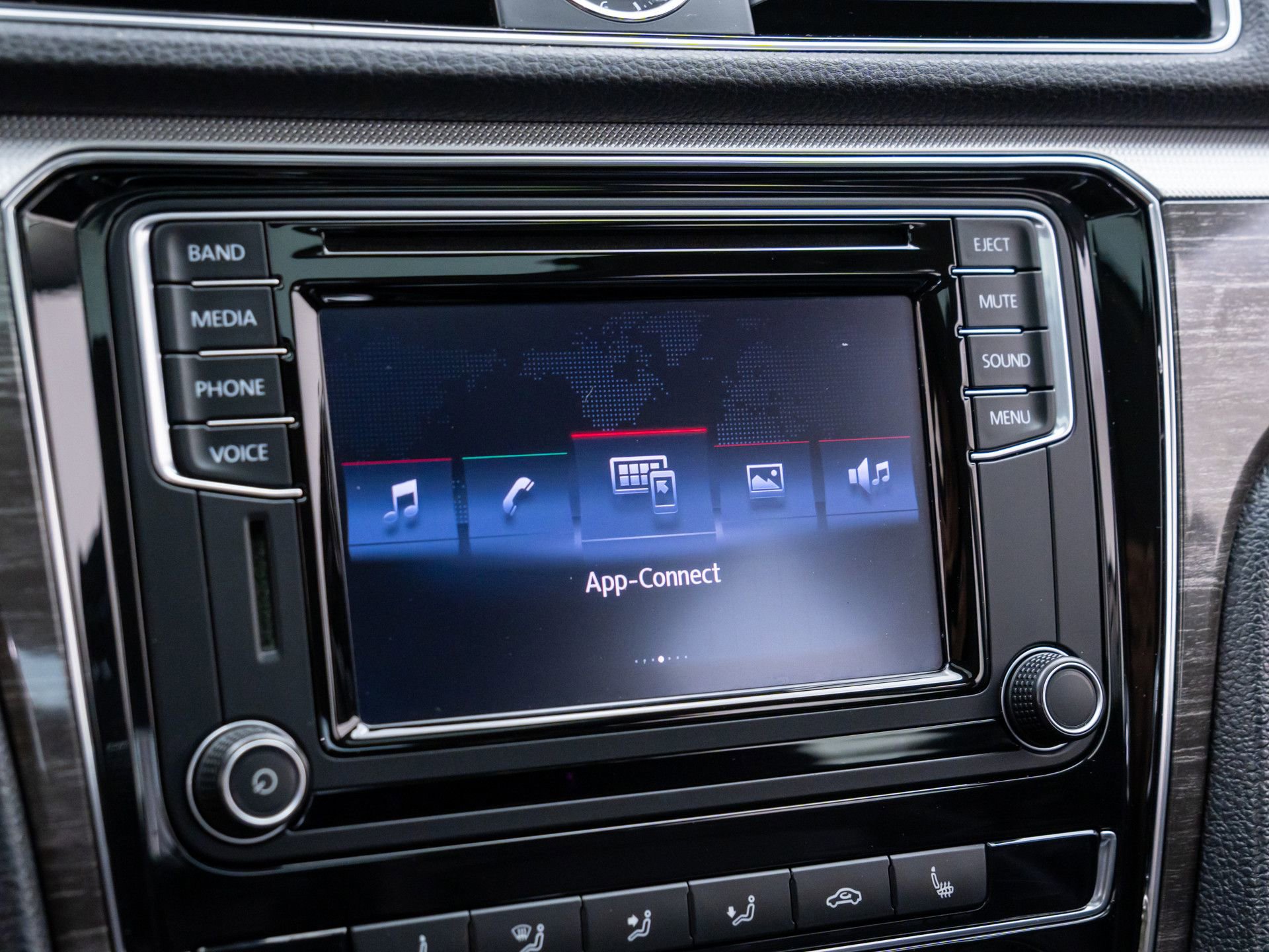 Used 2016 Volkswagen Passat 1.8T SE image 23