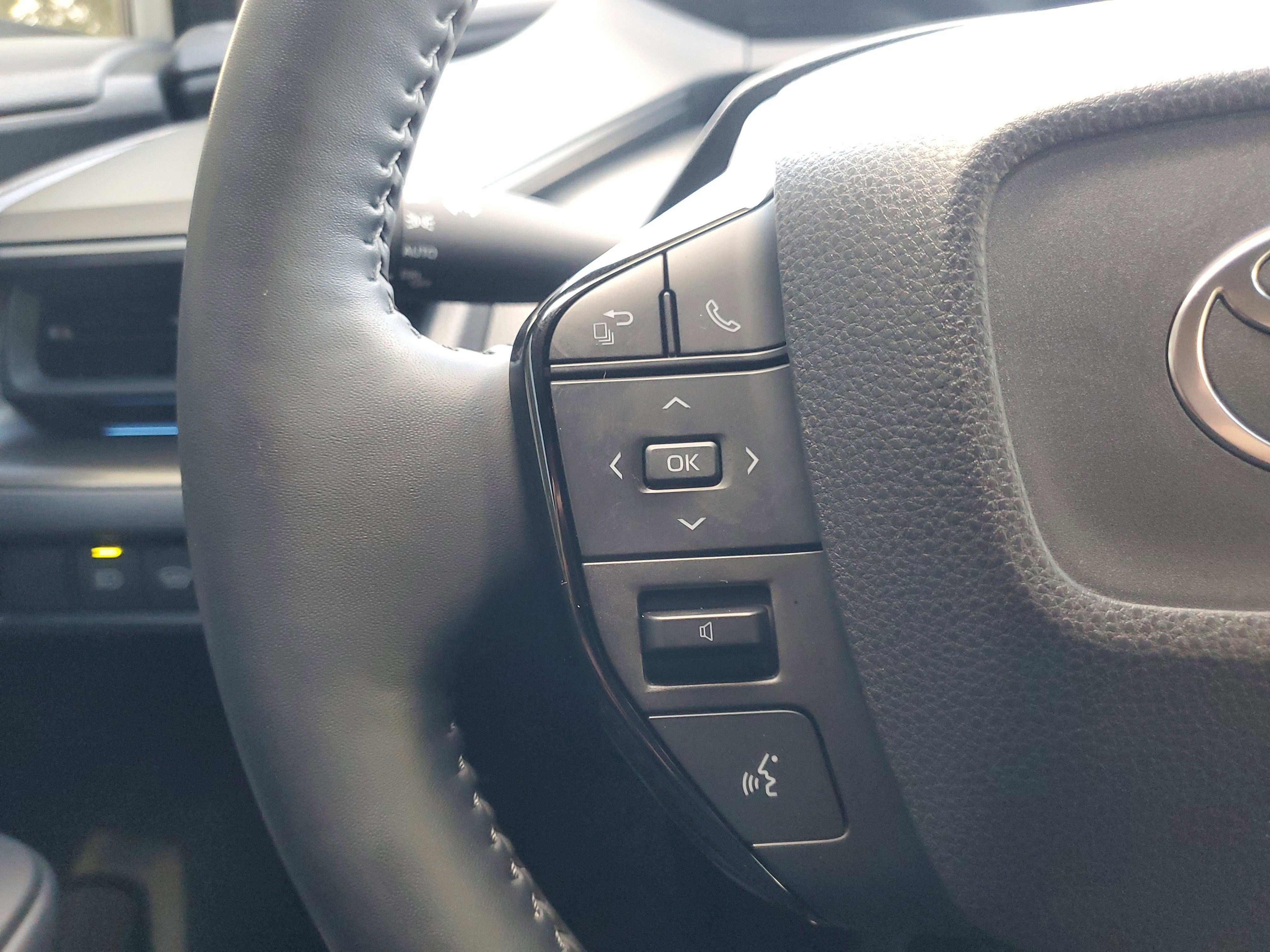 Certified 2025 Toyota Prius Limited image 21