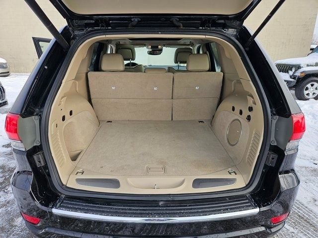 Used 2018 Jeep Grand Cherokee Overland image 16