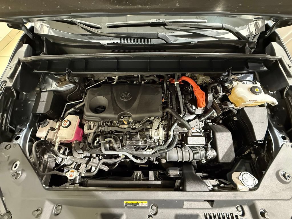 Certified 2021 Toyota Highlander Limited AWD/4WD image 10