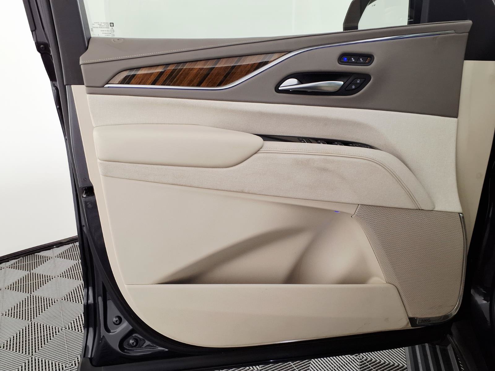 Certified 2023 Cadillac Escalade Sport Platinum RWD image 17