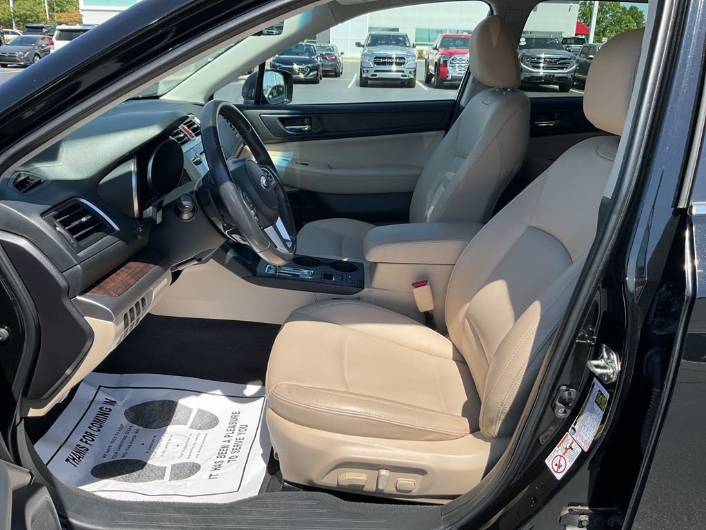 Used 2017 Subaru Outback 2.5i Limited AWD/4WD image 2