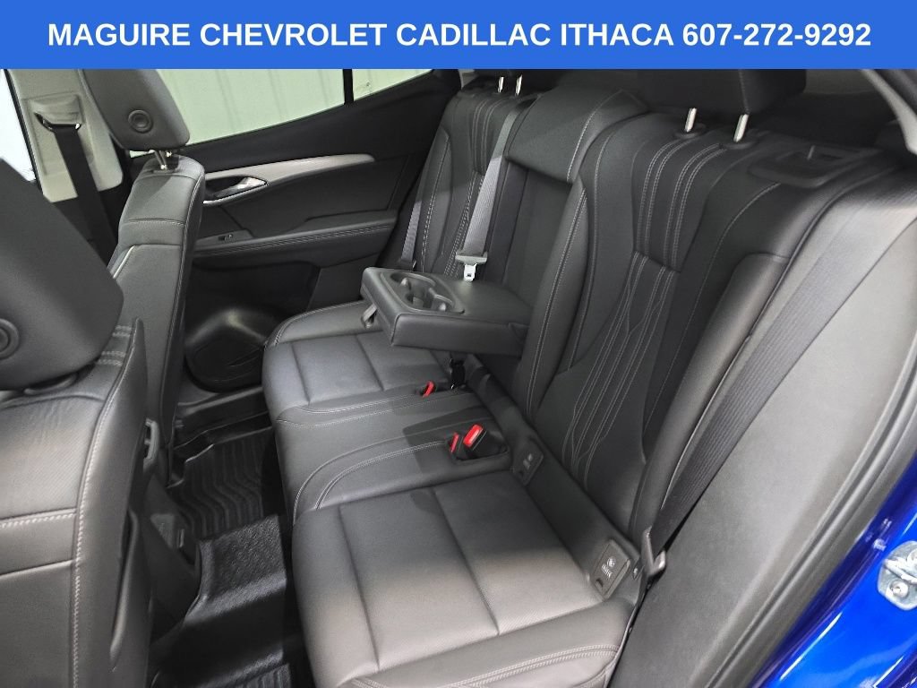 Used 2024 Buick Envision Avenir AWD/4WD image 32