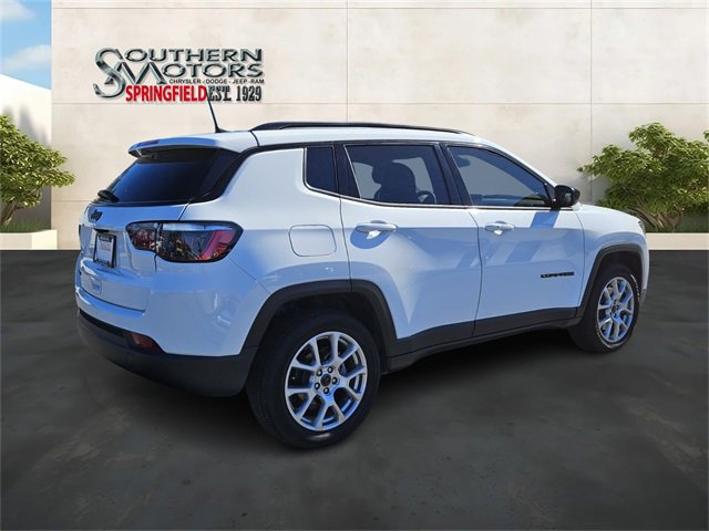 Used 2025 Jeep Compass Latitude w/ Altitude Special Edition image 5