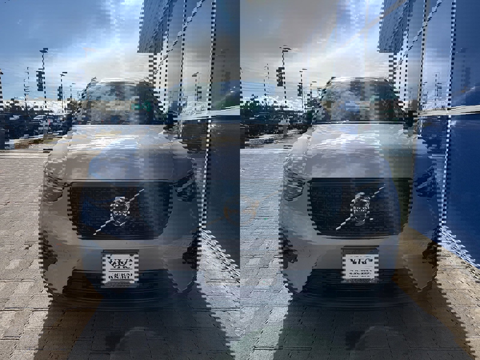 New 2026 Volvo XC40 B5 Ultra w/ Protection Package Premier video 2