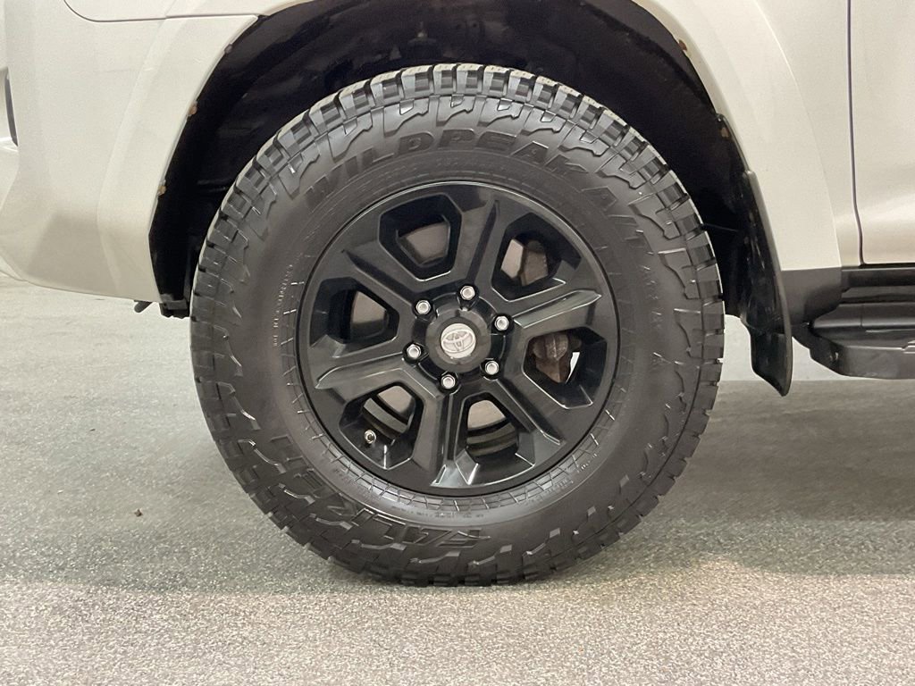Used 2019 Toyota 4Runner SR5 Premium AWD/4WD image 30