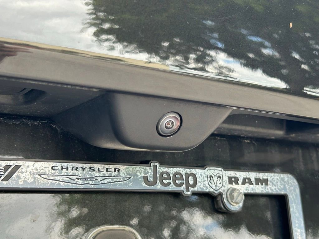 Used 2024 Jeep Grand Cherokee Limited w/ Black Appearance Package image 34