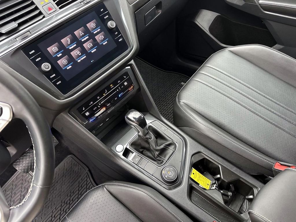 Used 2022 Volkswagen Tiguan SE image 26