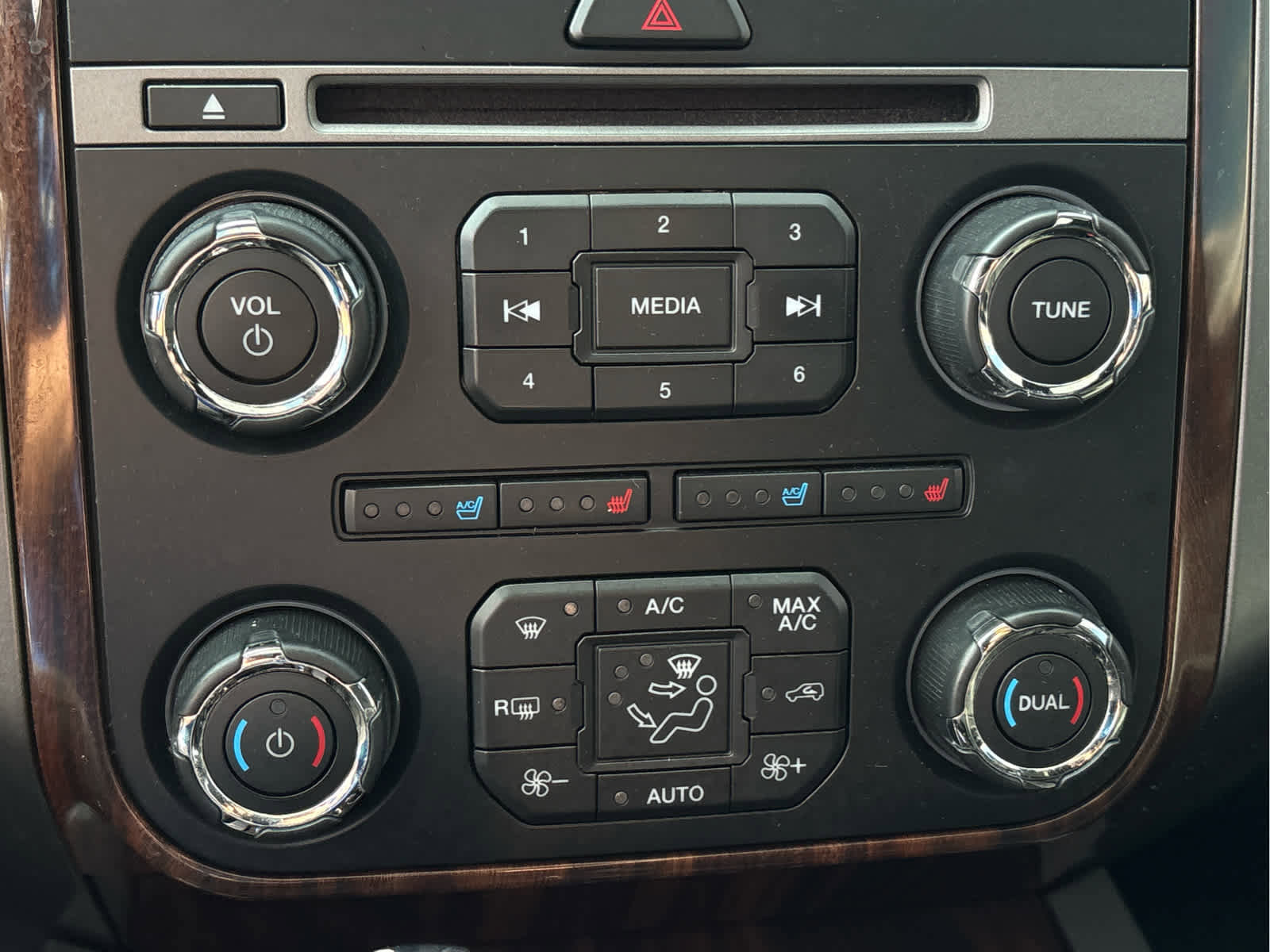 Used 2017 Ford Expedition EL Platinum image 19