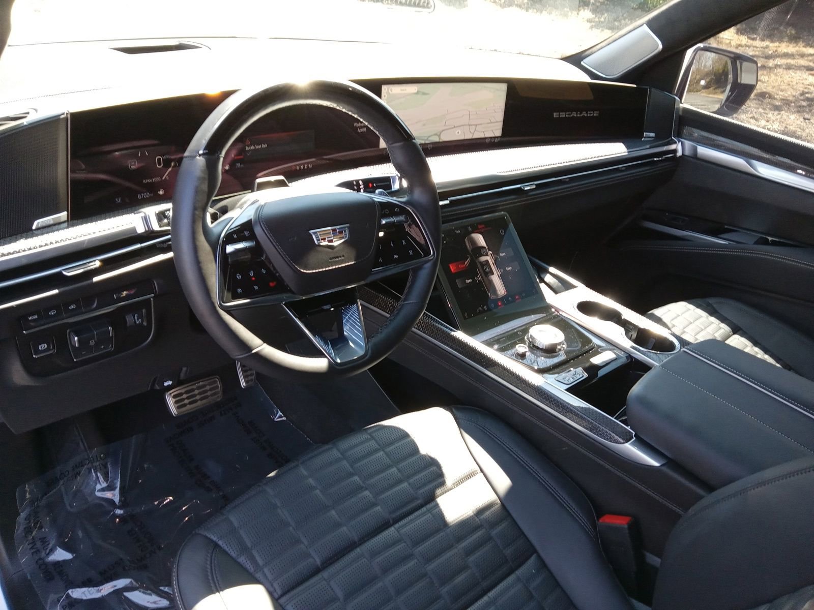 Used 2025 Cadillac Escalade V w/ LPO, ONYX Package image 12