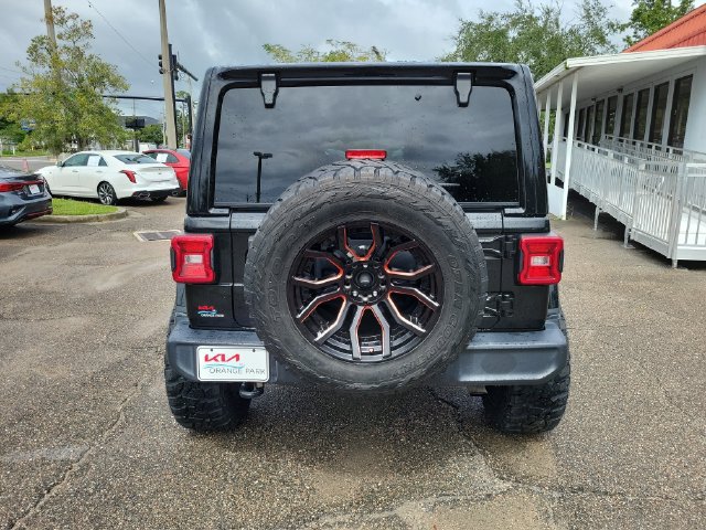 Used 2019 Jeep Wrangler Unlimited Sahara w/ Uconnect 4C Nav & Sound Group AWD/4WD image 8