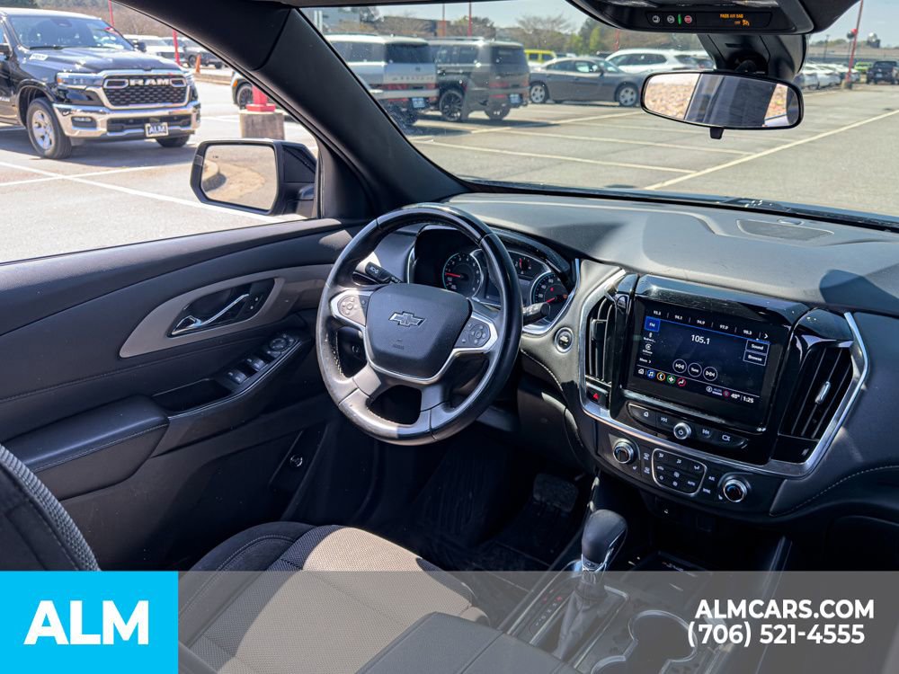 Used 2023 Chevrolet Traverse LT image 17