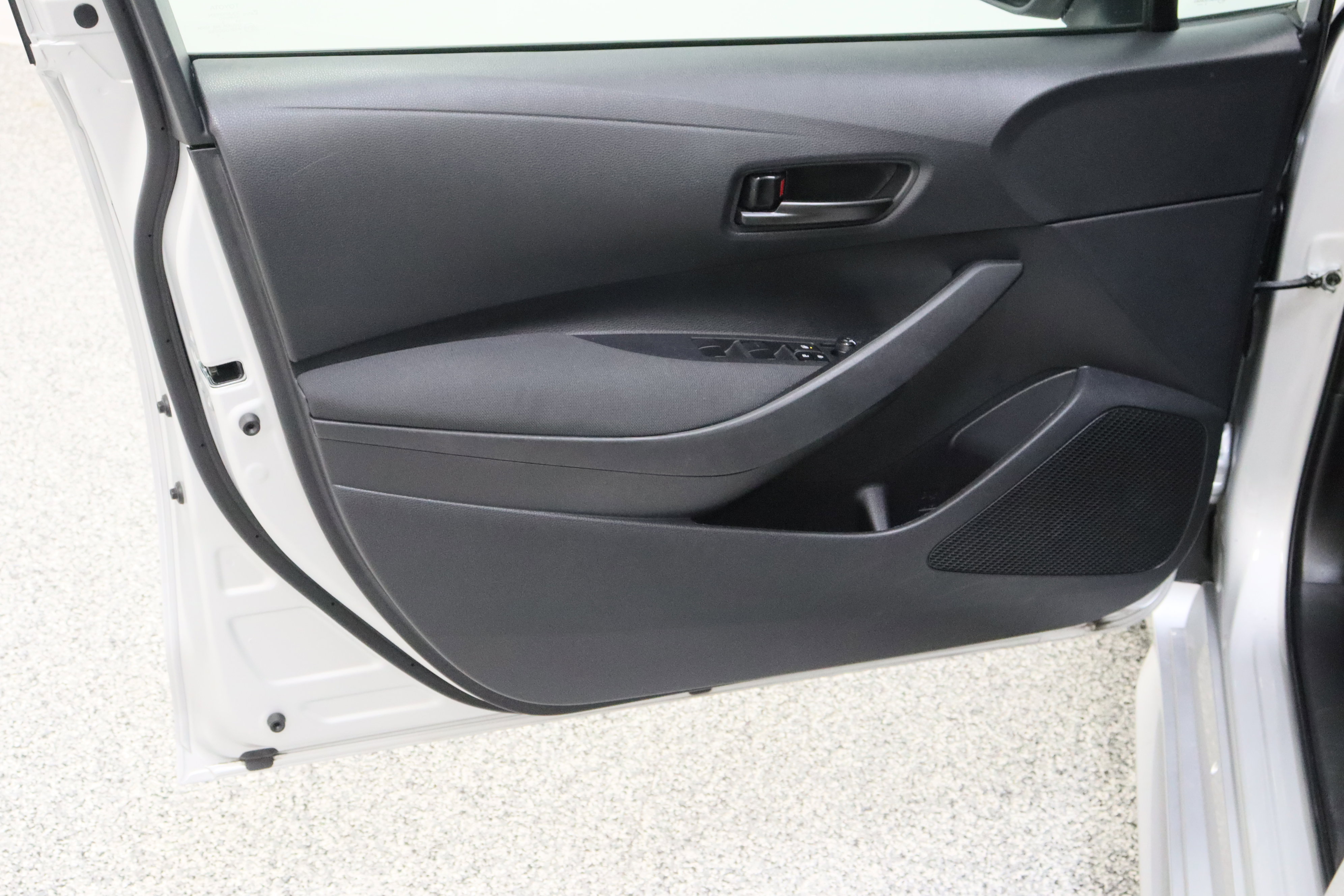 Used 2024 Toyota Corolla LE FWD image 12