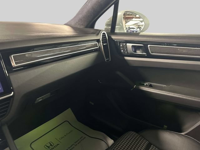 Used 2022 Porsche Cayenne GTS AWD/4WD image 29