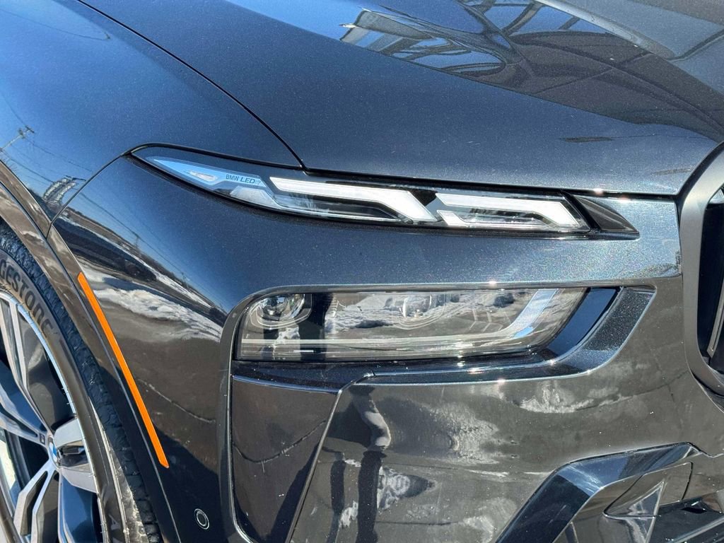 Certified 2026 BMW X7 xDrive40i w/ M Sport Package image 8