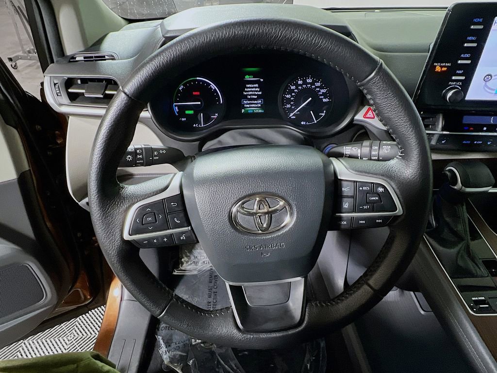 Certified 2022 Toyota Sienna XLE image 11