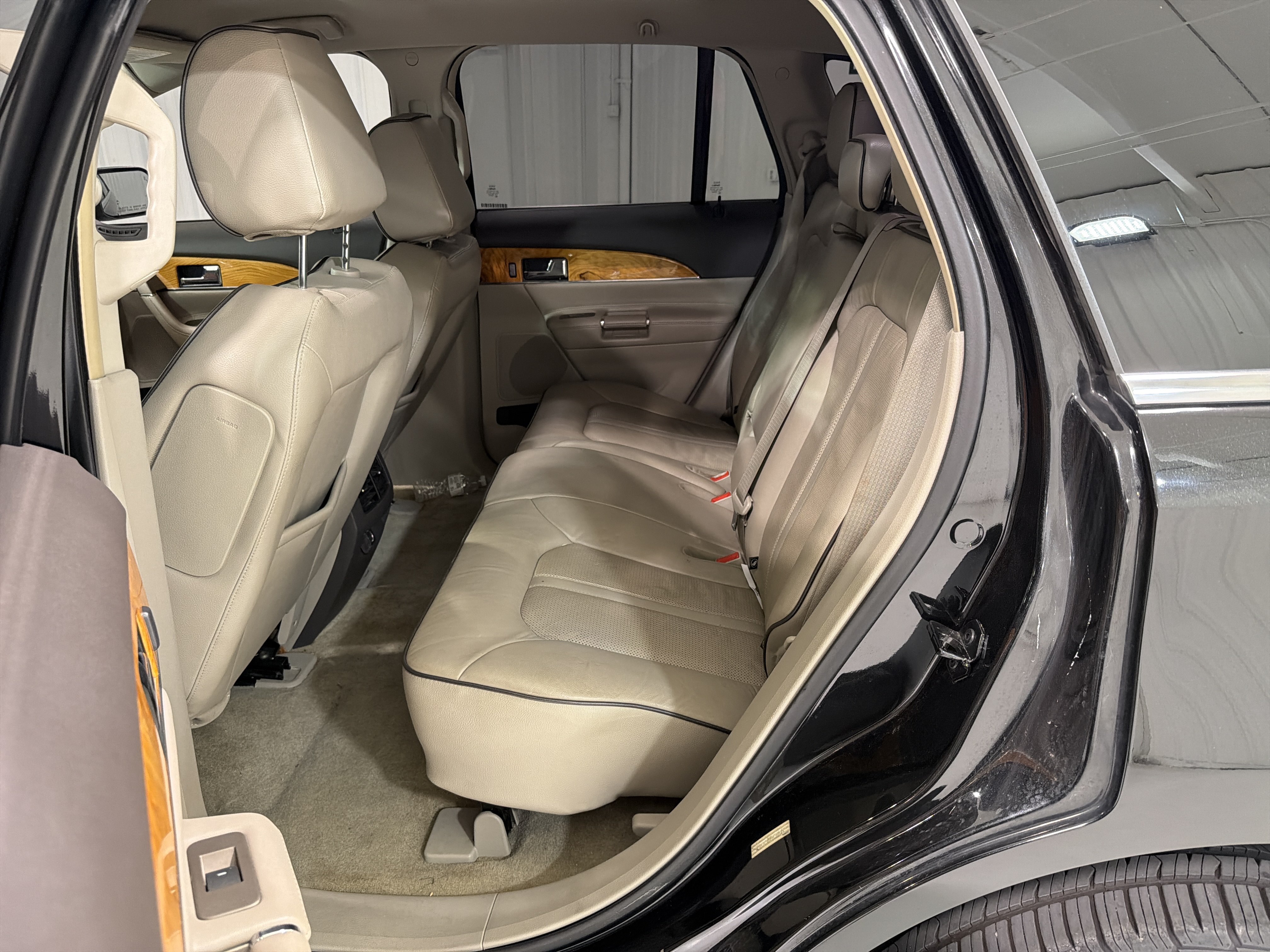 Used 2015 Lincoln MKX FWD w/ Equipment Group 101A image 11