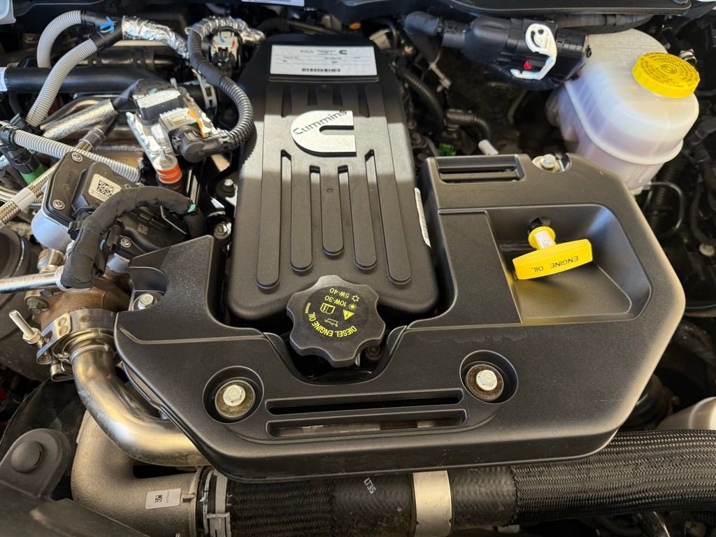 Used 2025 RAM 3500 Laramie AWD/4WD image 51