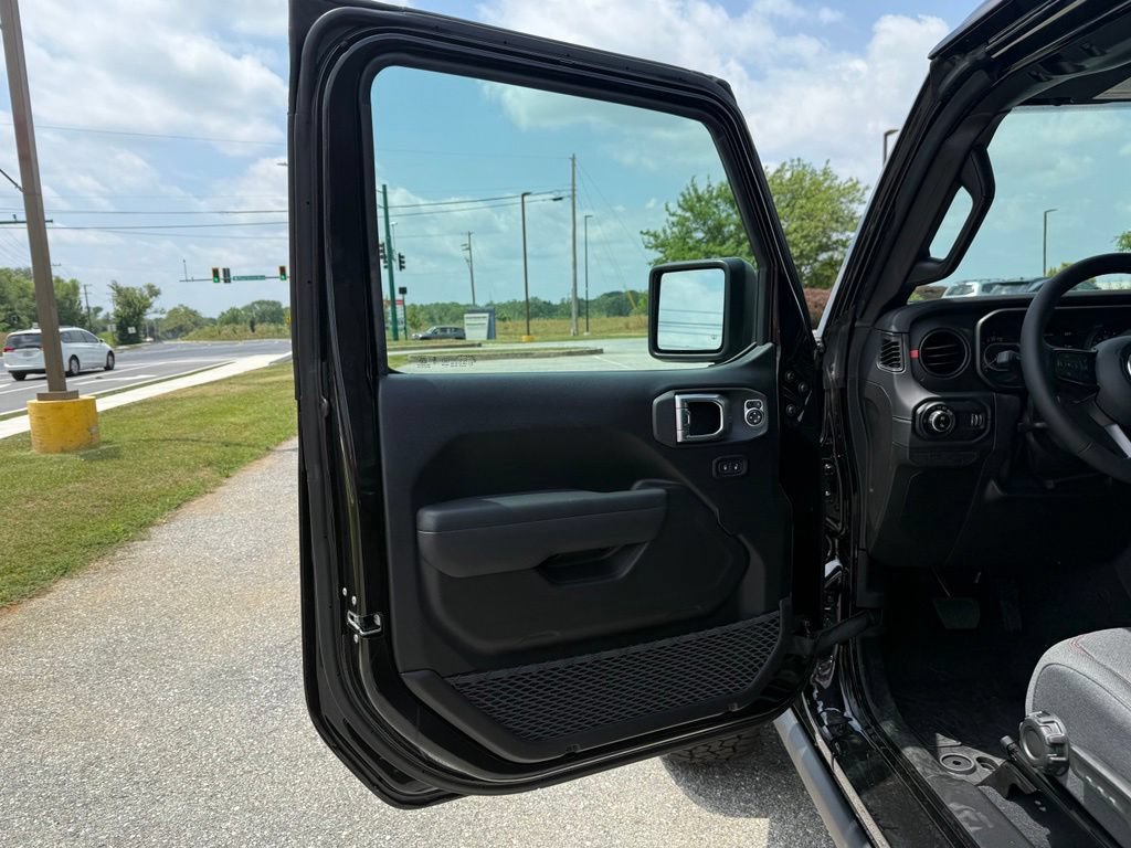 New 2026 Jeep Gladiator Rubicon AWD/4WD image 13