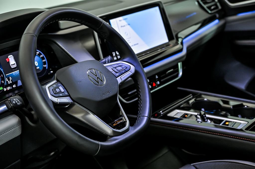 Certified 2026 Volkswagen Atlas Peak Edition AWD/4WD image 16