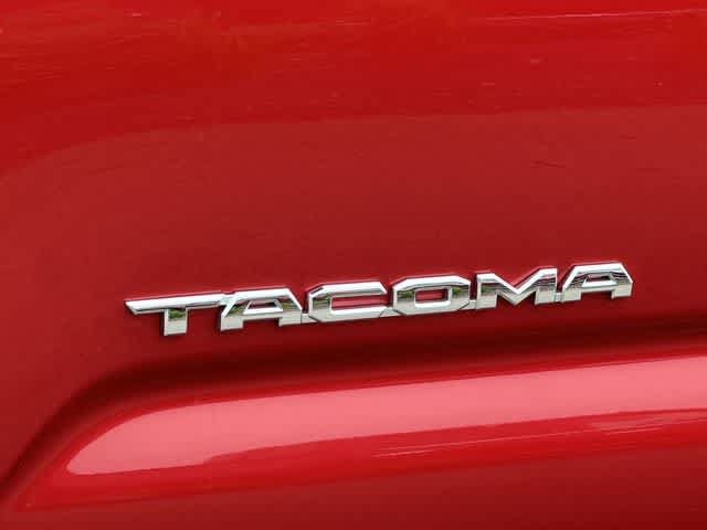 Used 2022 Toyota Tacoma SR5 AWD/4WD image 23
