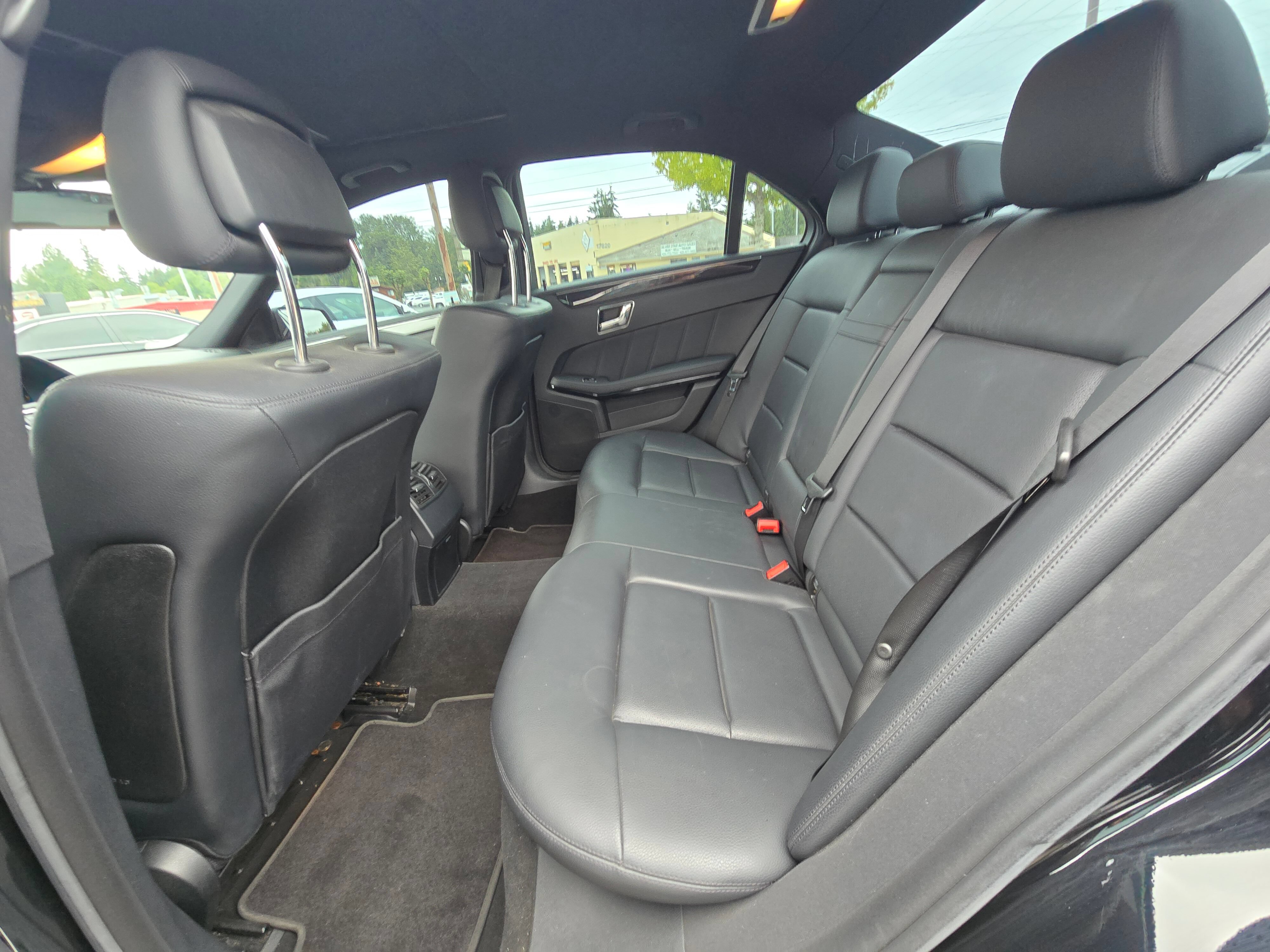 Used 2010 Mercedes-Benz E 350 4MATIC Sedan image 16